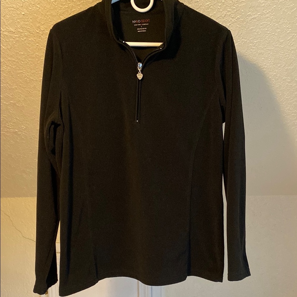 NY&C Sport women’s athletic top size large